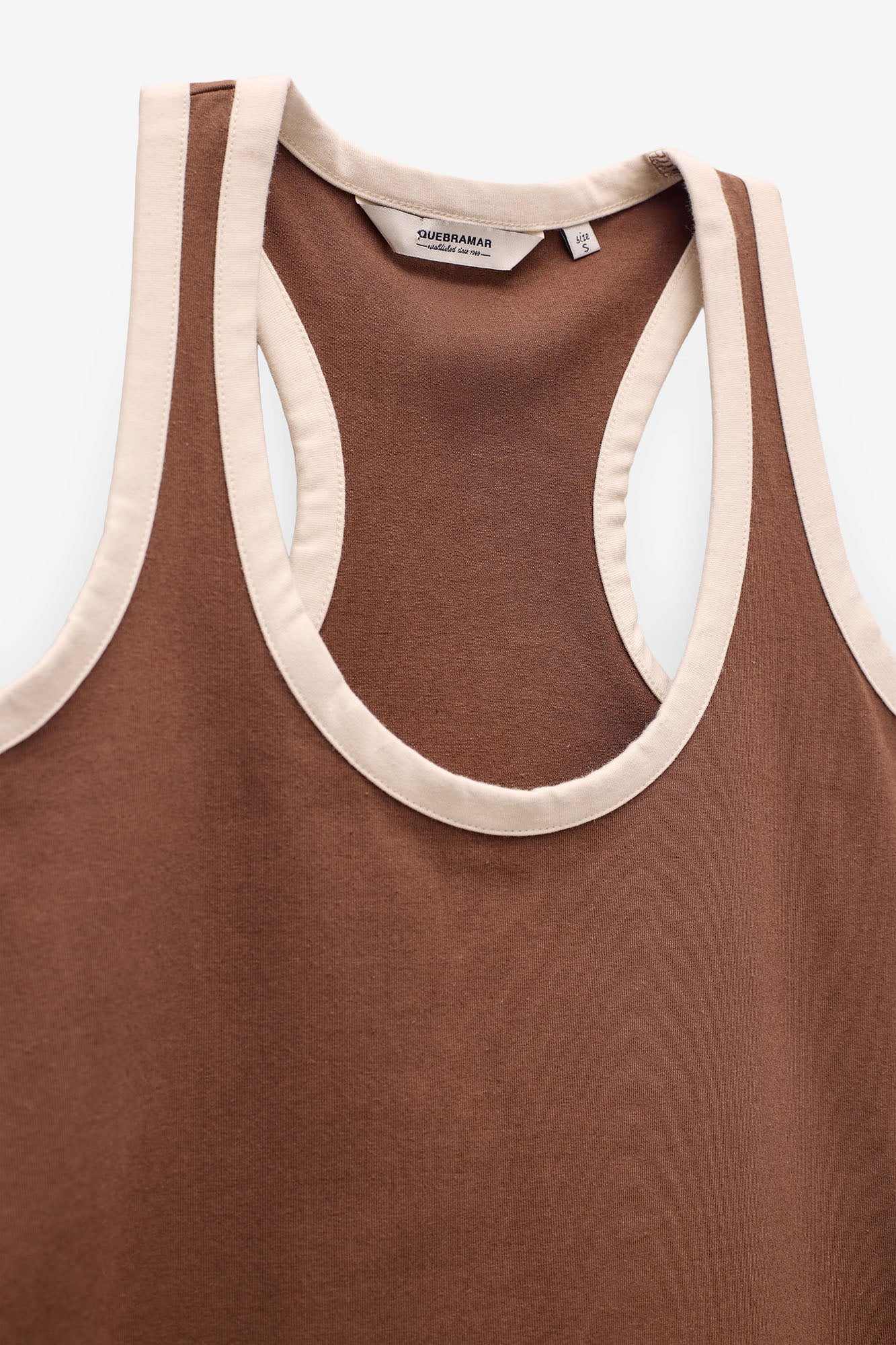 TANK TOP COM CONTRASTES