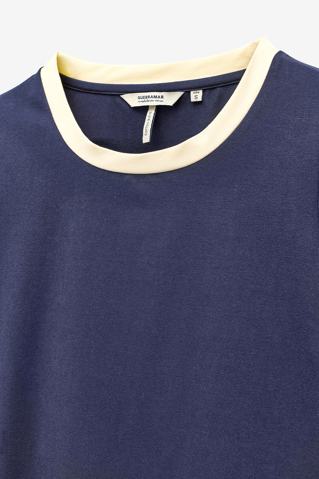 T-SHIRT COM CÓS E PUNHOS EM CONTRASTE