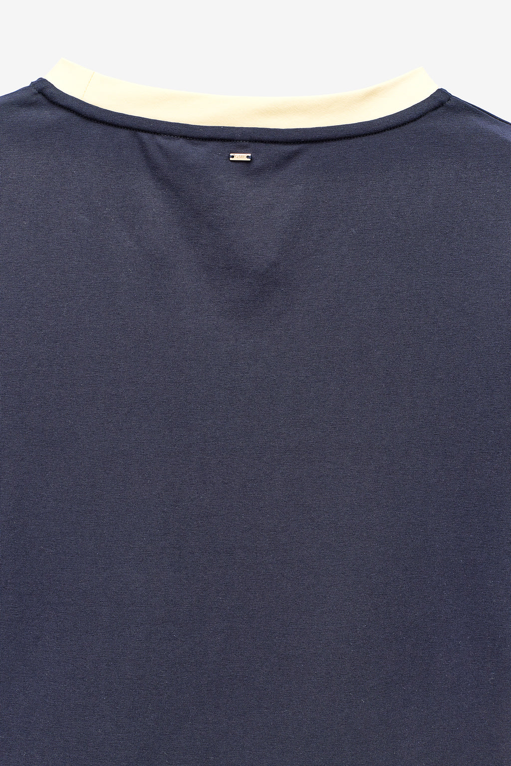 T-SHIRT COM CÓS E PUNHOS EM CONTRASTE