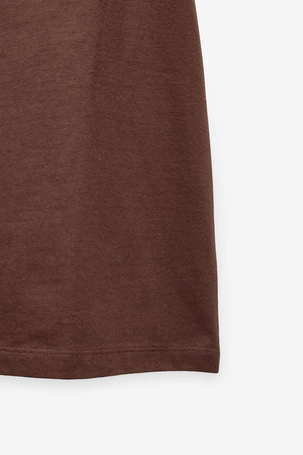 T-SHIRT COM APLICAÇÕES DE RENDA