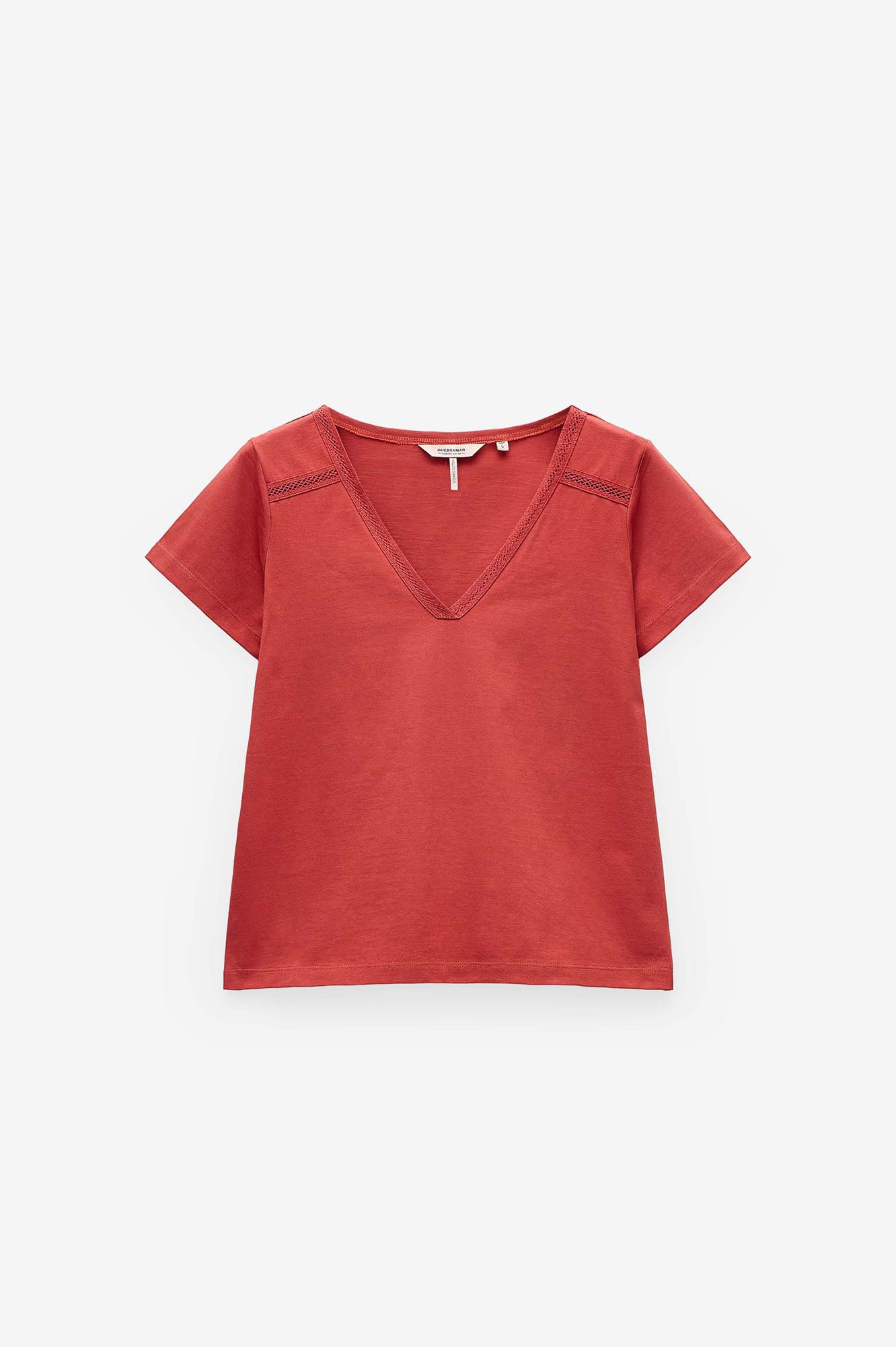 T-SHIRT COM APLICAÇÃO FITA DE REN