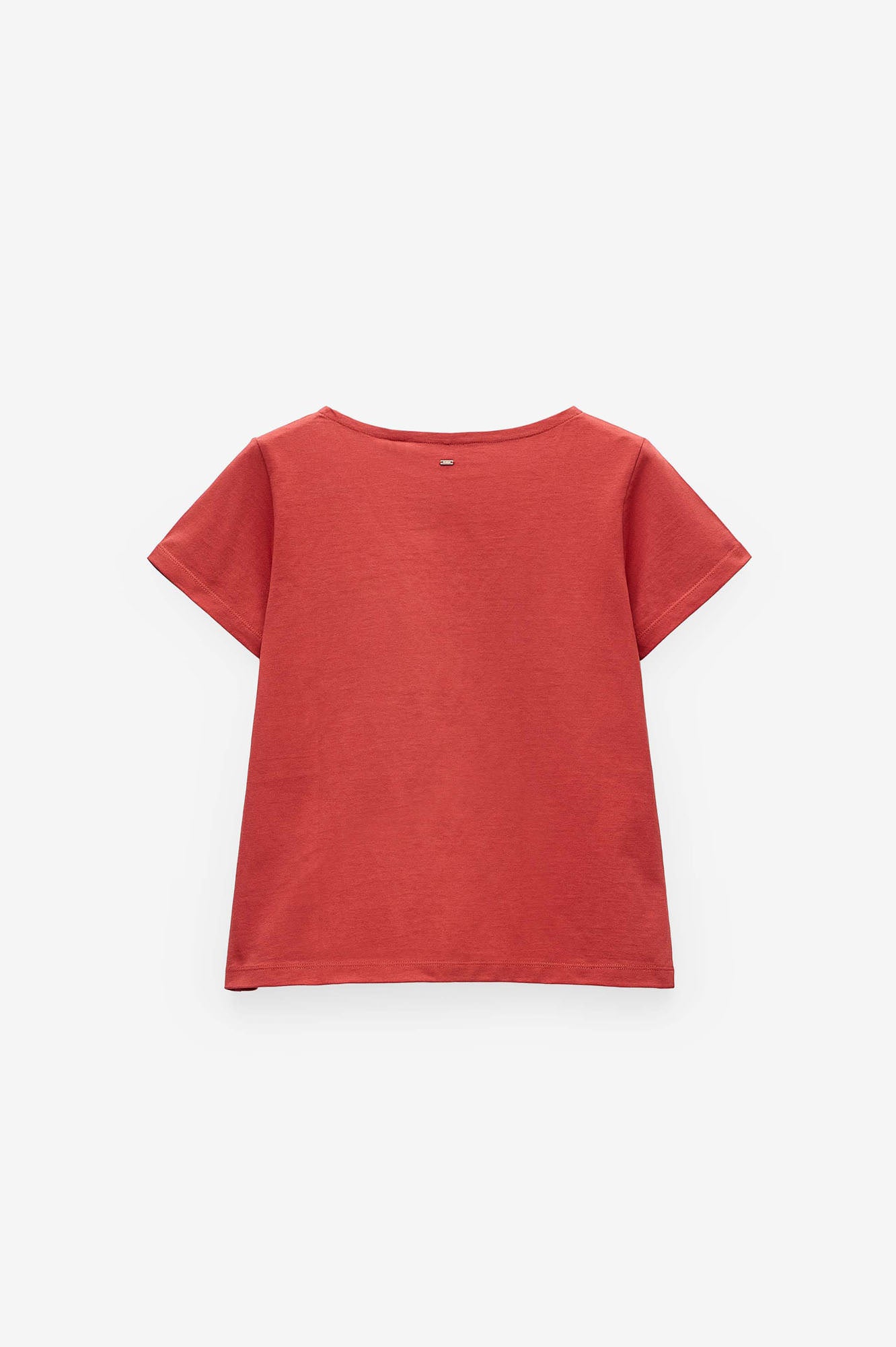 T-SHIRT COM APLICAÇÃO FITA DE REN