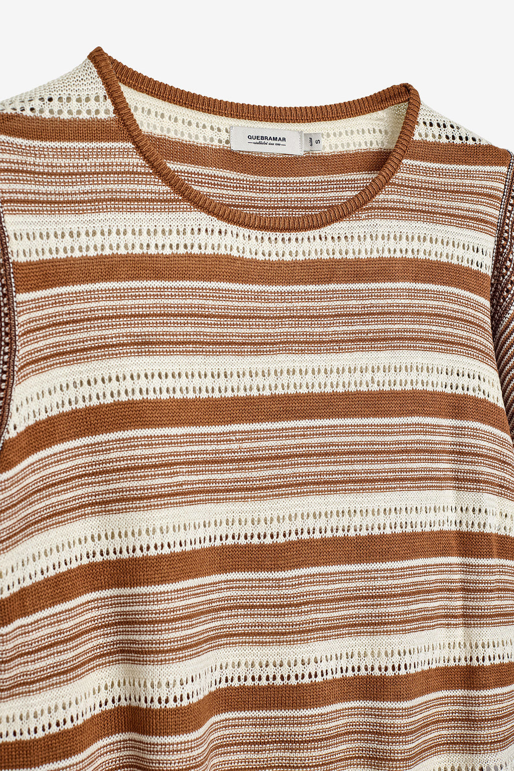 T-SHIRT EM MALHA