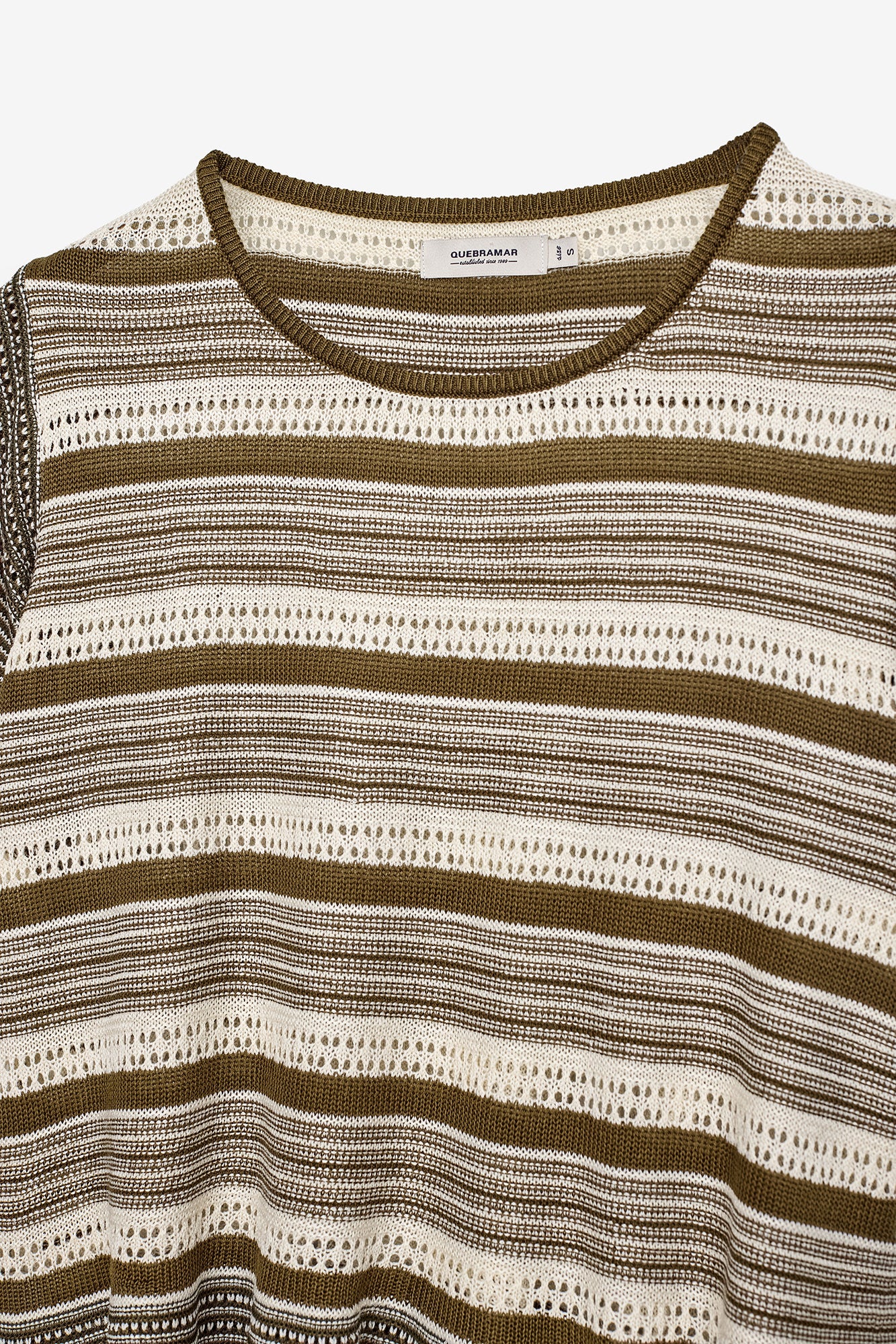 T-SHIRT EM MALHA