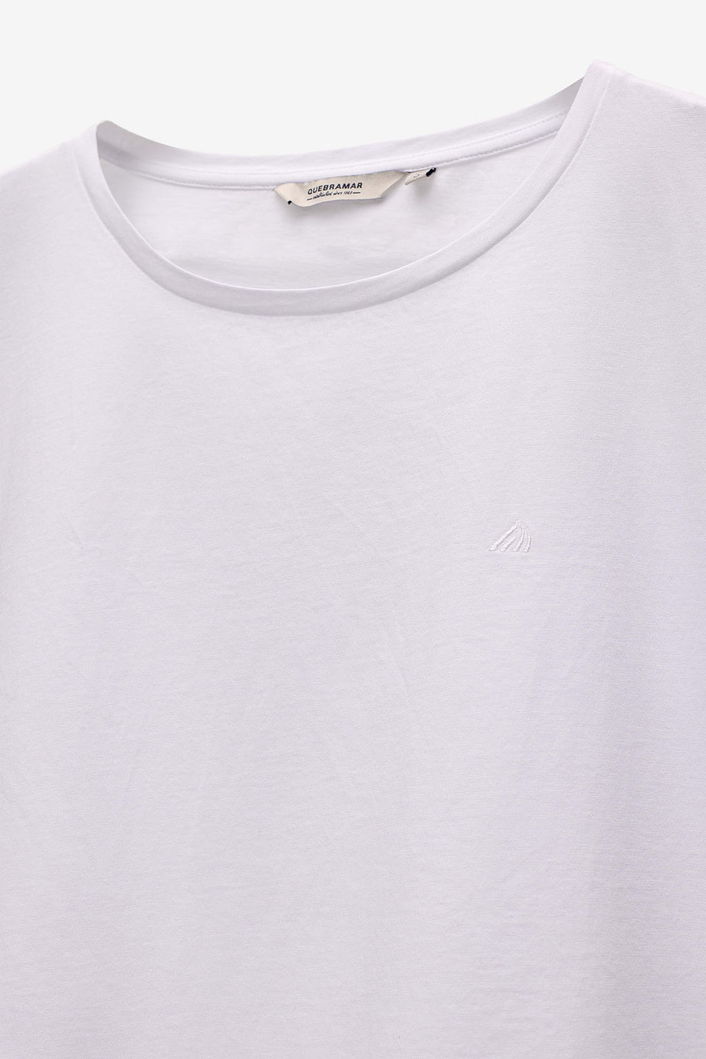 T-SHIRT COM FOLHO