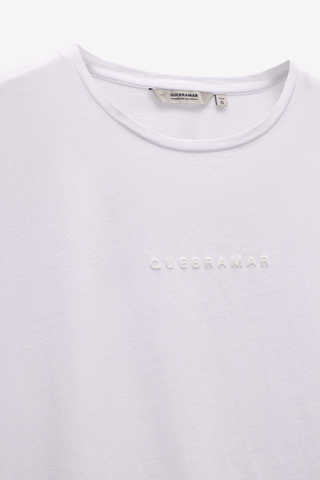 T-SHIRT LARGA COM PRINT QUEBRAMAR