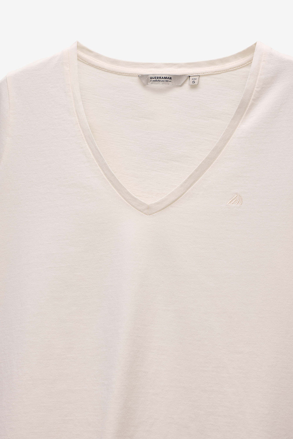 T-SHIRT ESSENTIAL DECOTE EM V