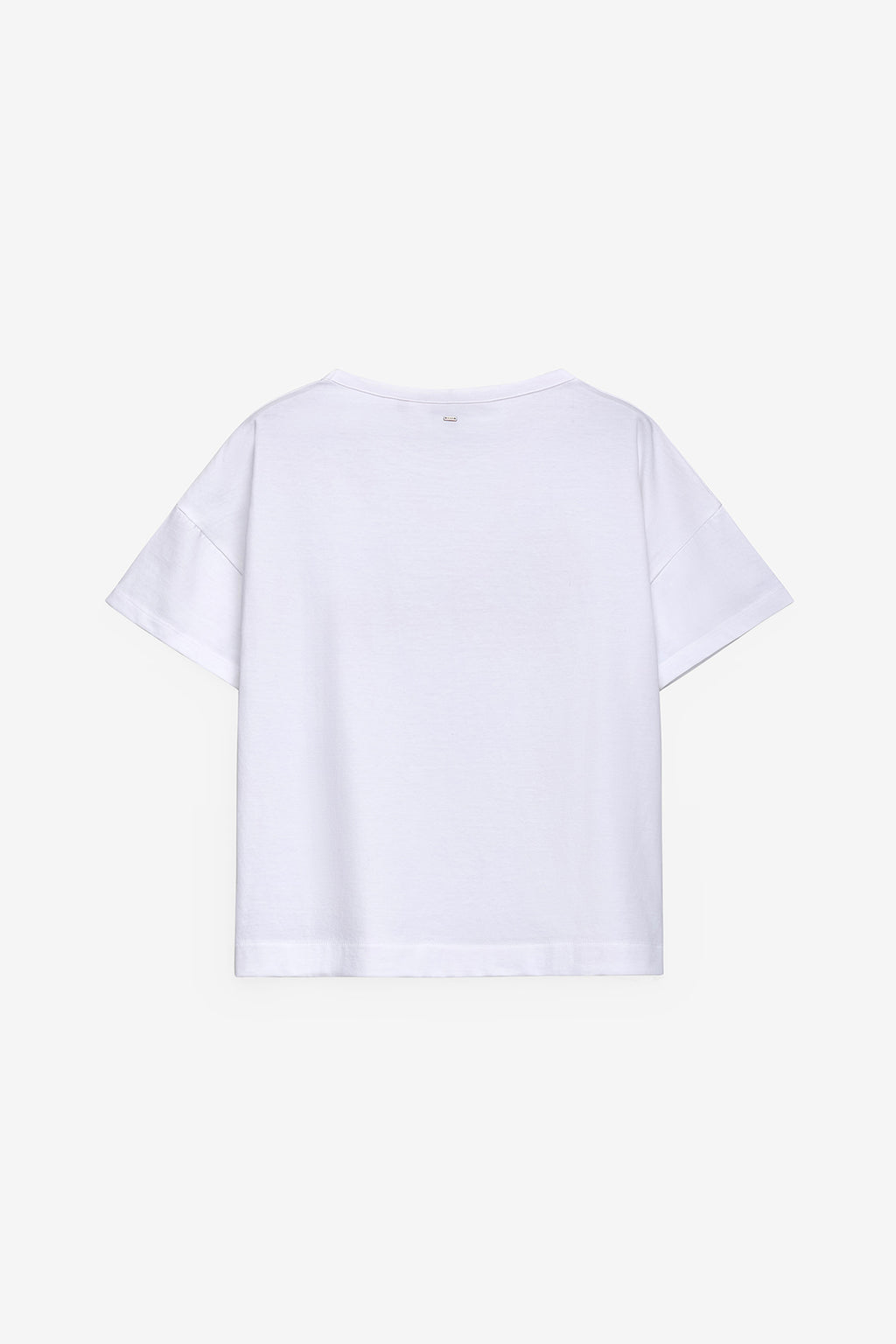 T-SHIRT COM BORDADO