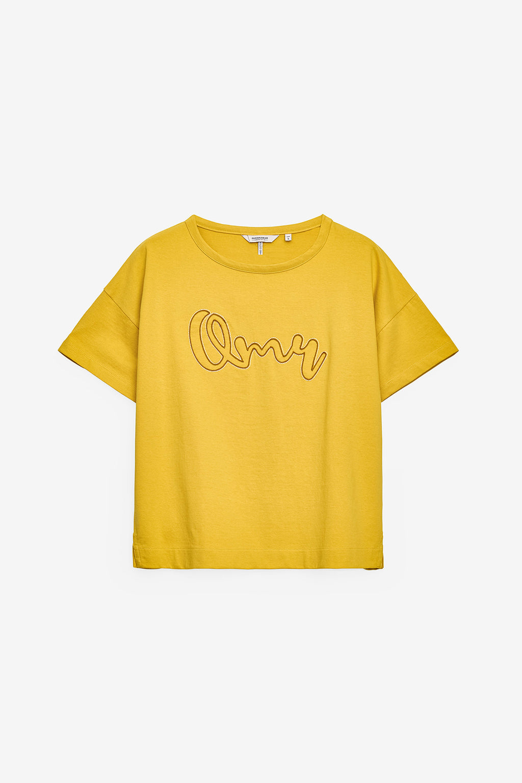 T-SHIRT COM BORDADO
