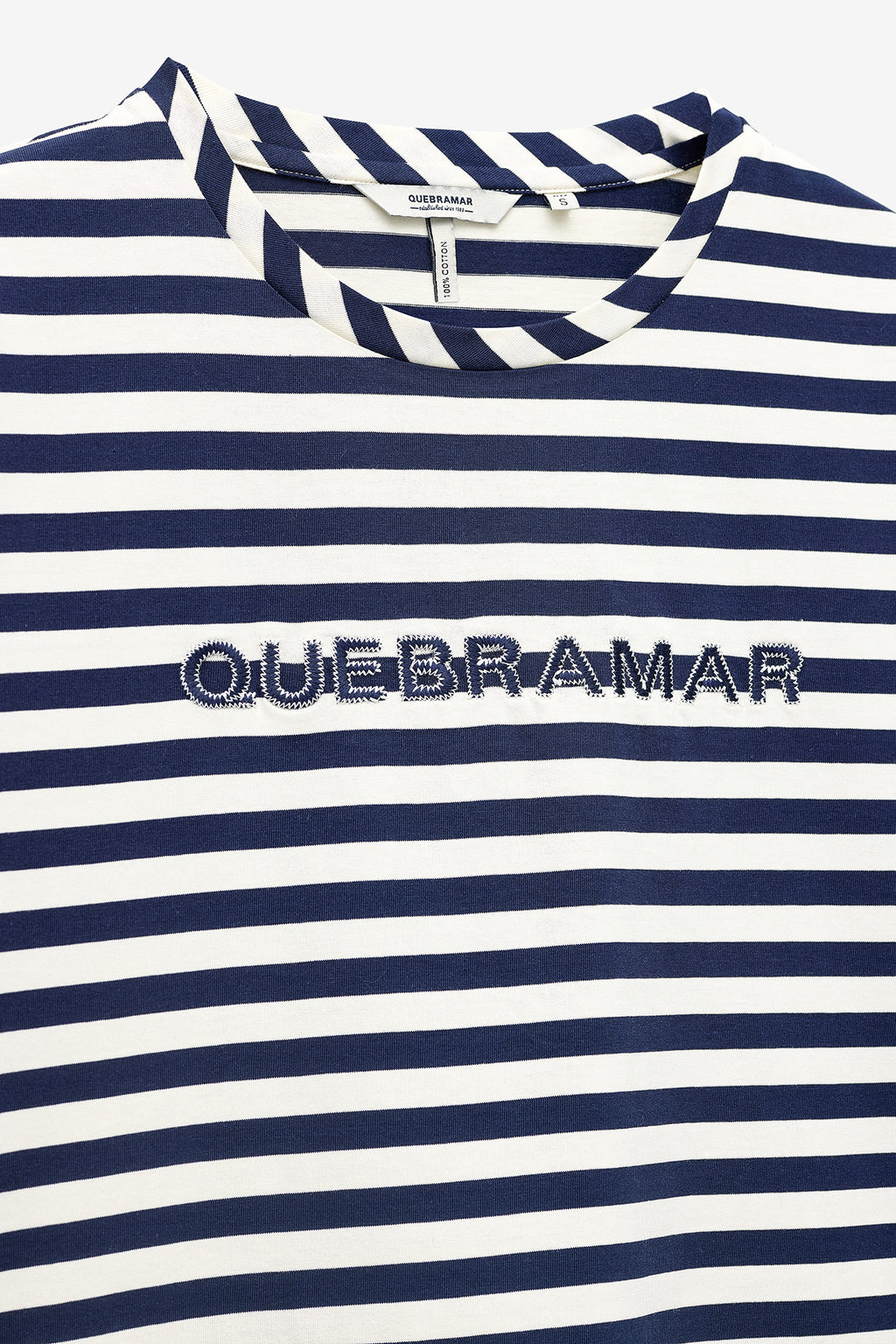 T-SHIRT RISCAS COM BORDADO