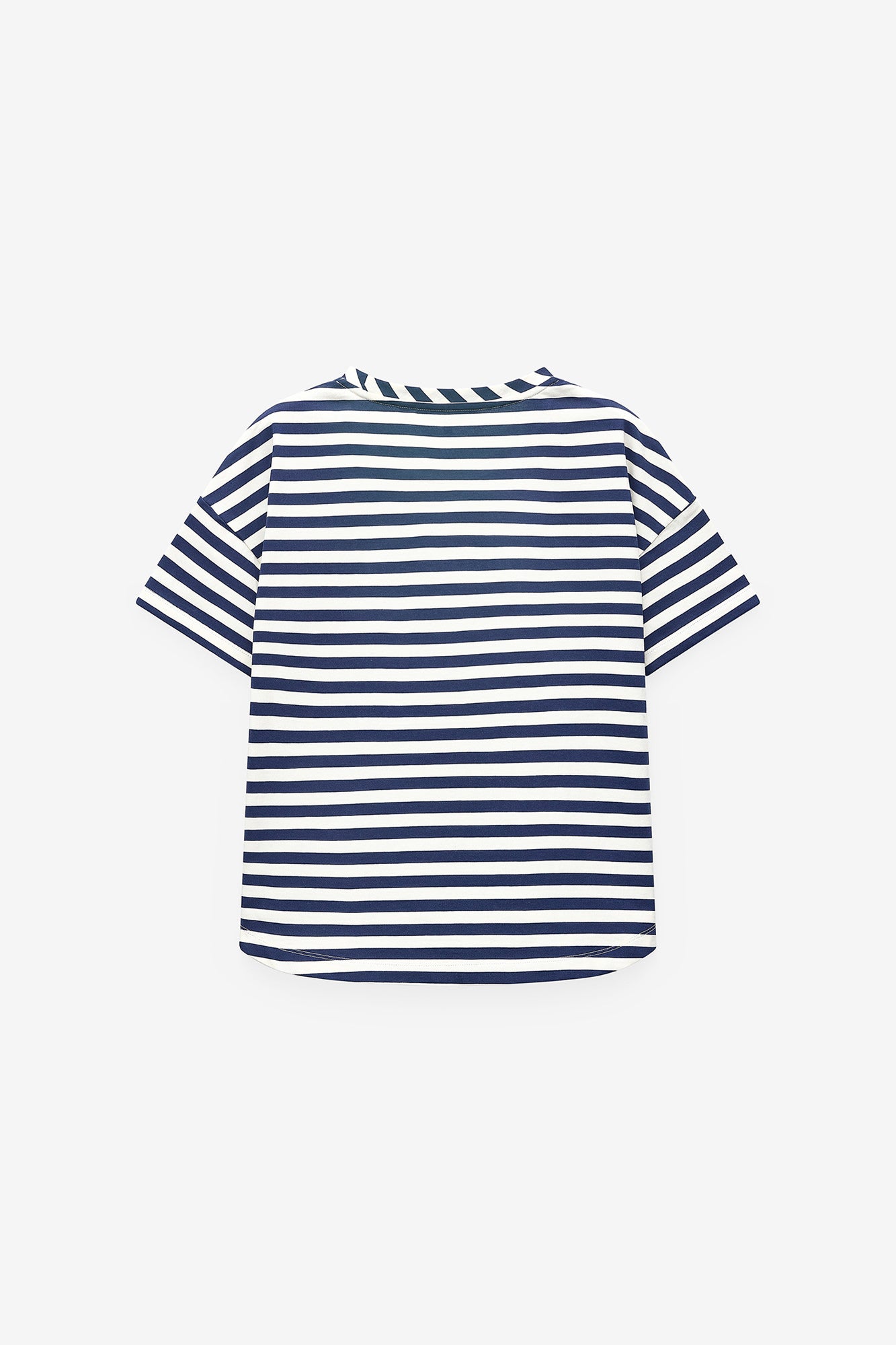 T-SHIRT RISCAS COM BORDADO