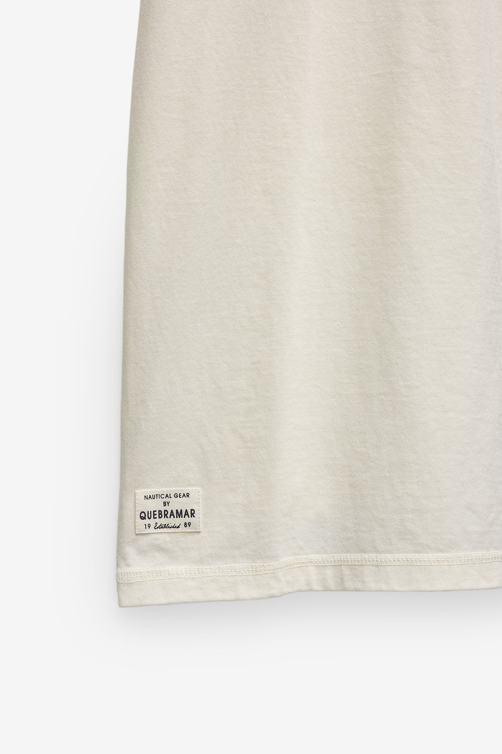 T-SHIRT BORDADO QUEBRAMAR