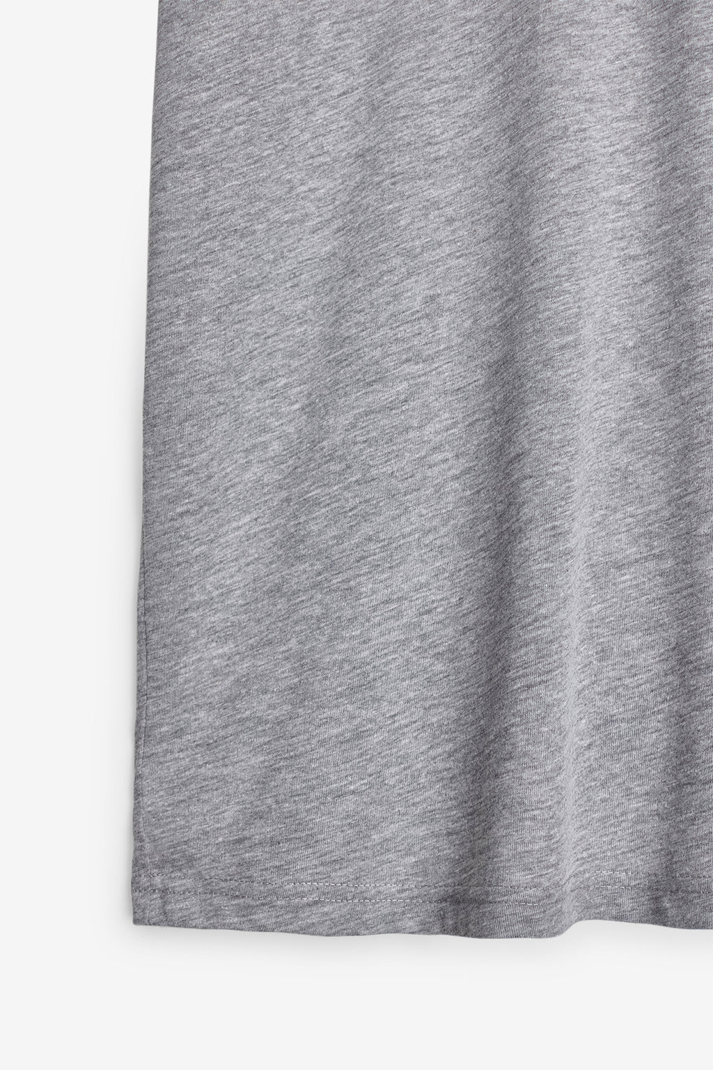 T-SHIRT BÁSICA COM LOGO