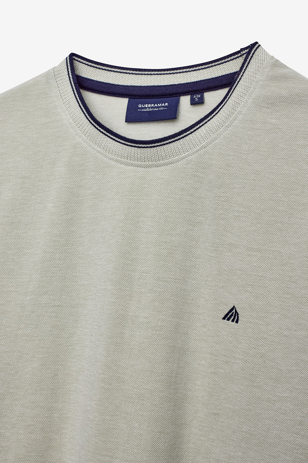 T-SHIRT EM PIQUET EFEITO OXFORD