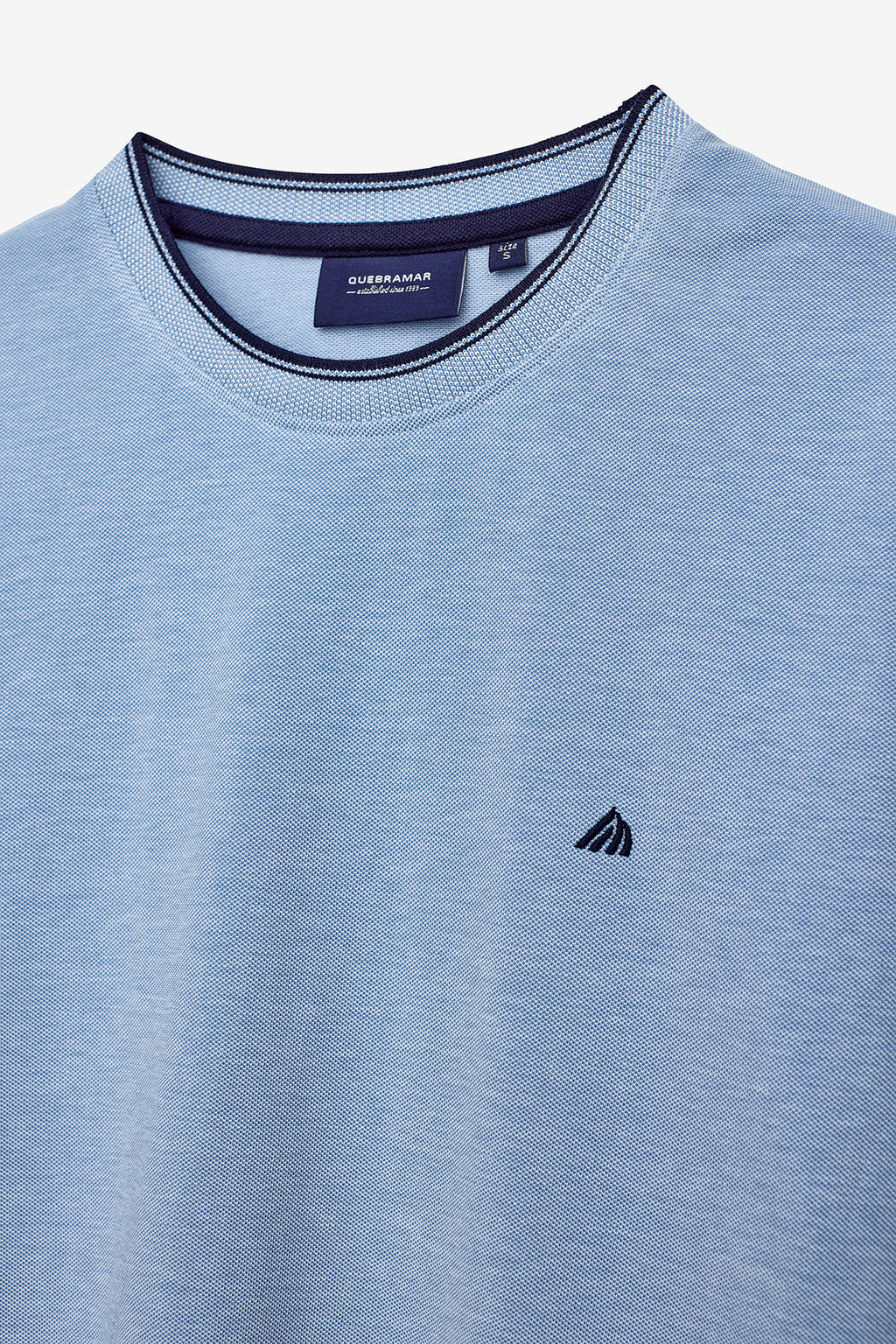 T-SHIRT EM PIQUET EFEITO OXFORD
