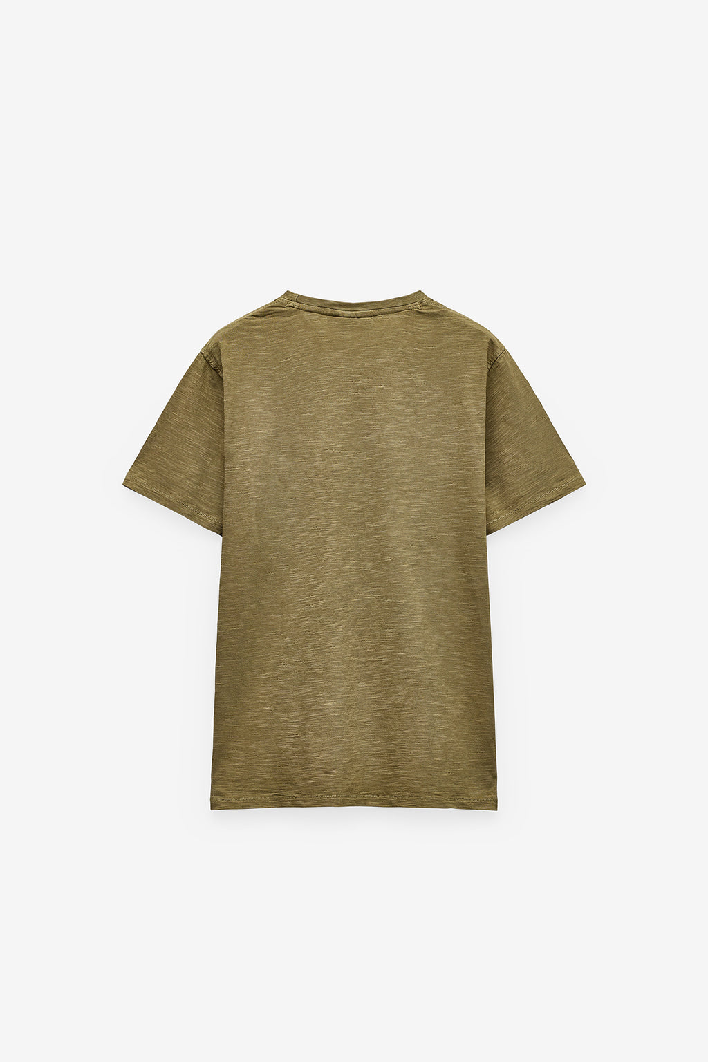 T-SHIRT EM SLUB LAVADA COM BOLSO