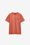 T-SHIRT EM SLUB LAVADA COM BOLSO
