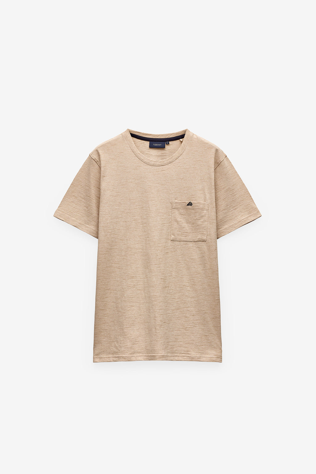 CAMISETA CON MICRORRAYAS Y BOLSILLO