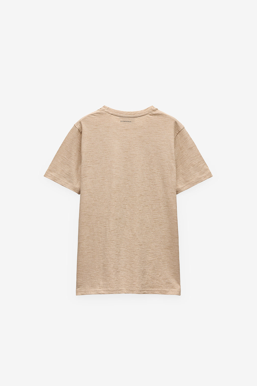CAMISETA CON MICRORRAYAS Y BOLSILLO