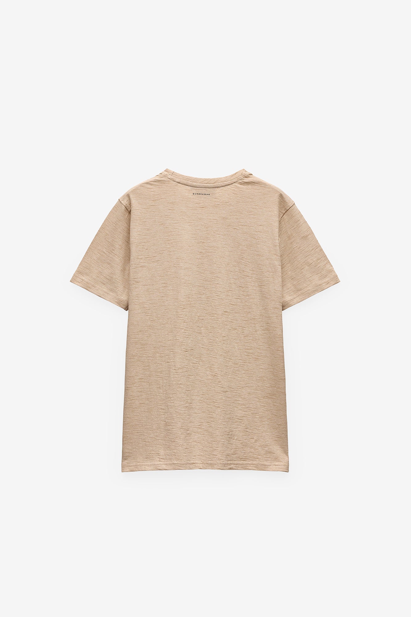 CAMISETA CON MICRORRAYAS Y BOLSILLO