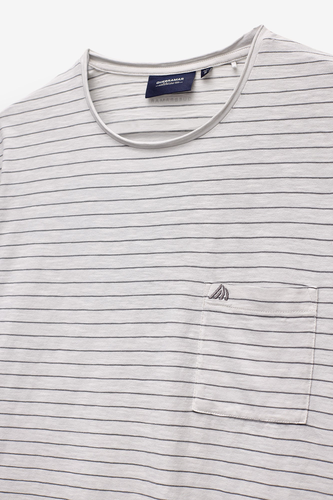 T-SHIRT ÀS RISCAS