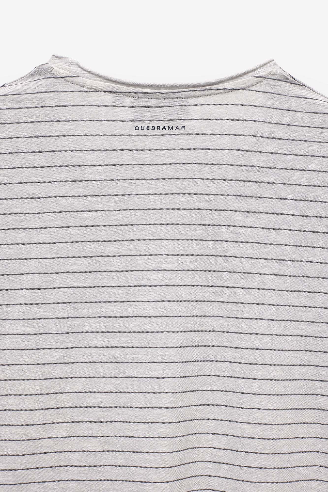 T-SHIRT ÀS RISCAS