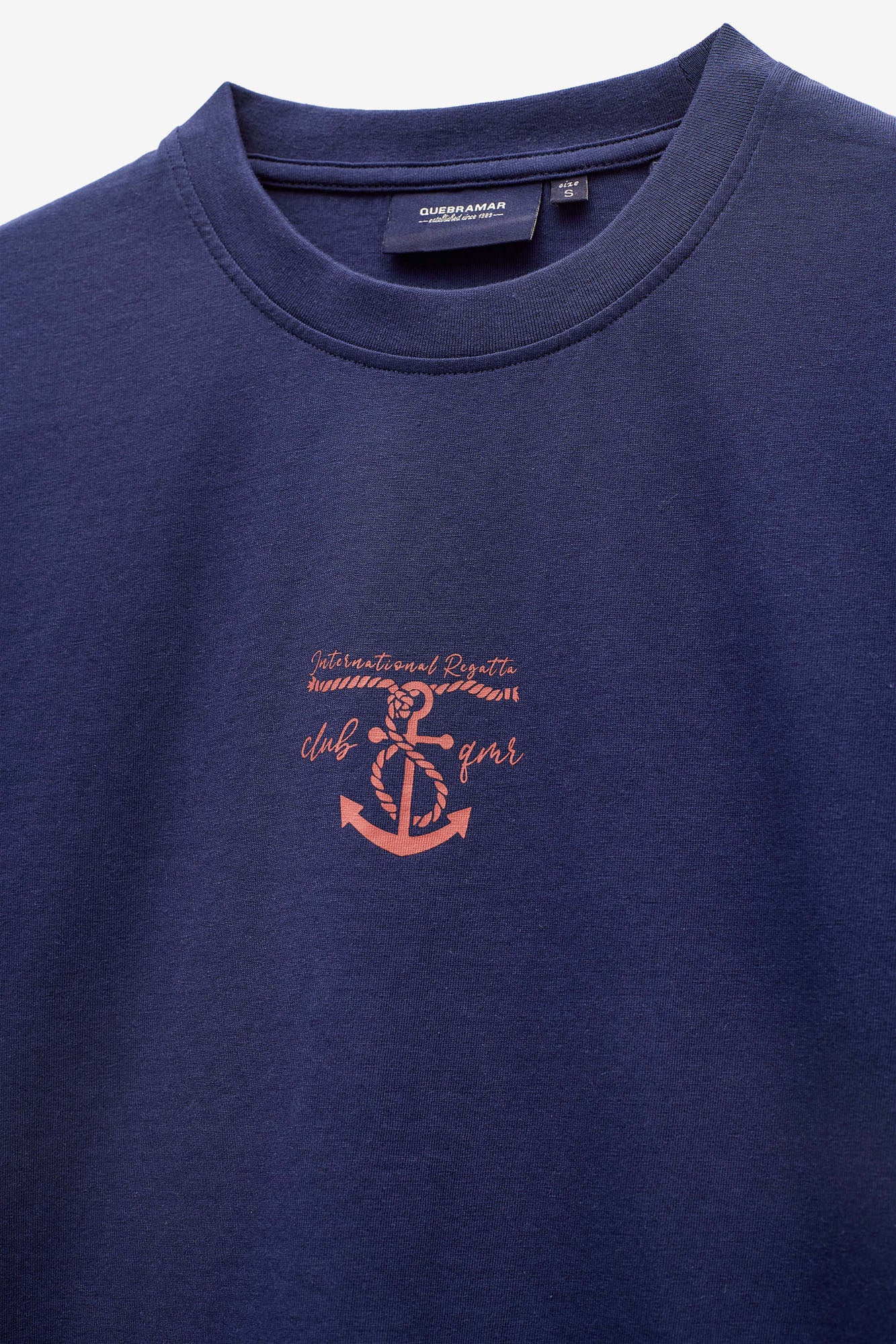 CAMISETA CON ESTAMPADO DE ANCLA