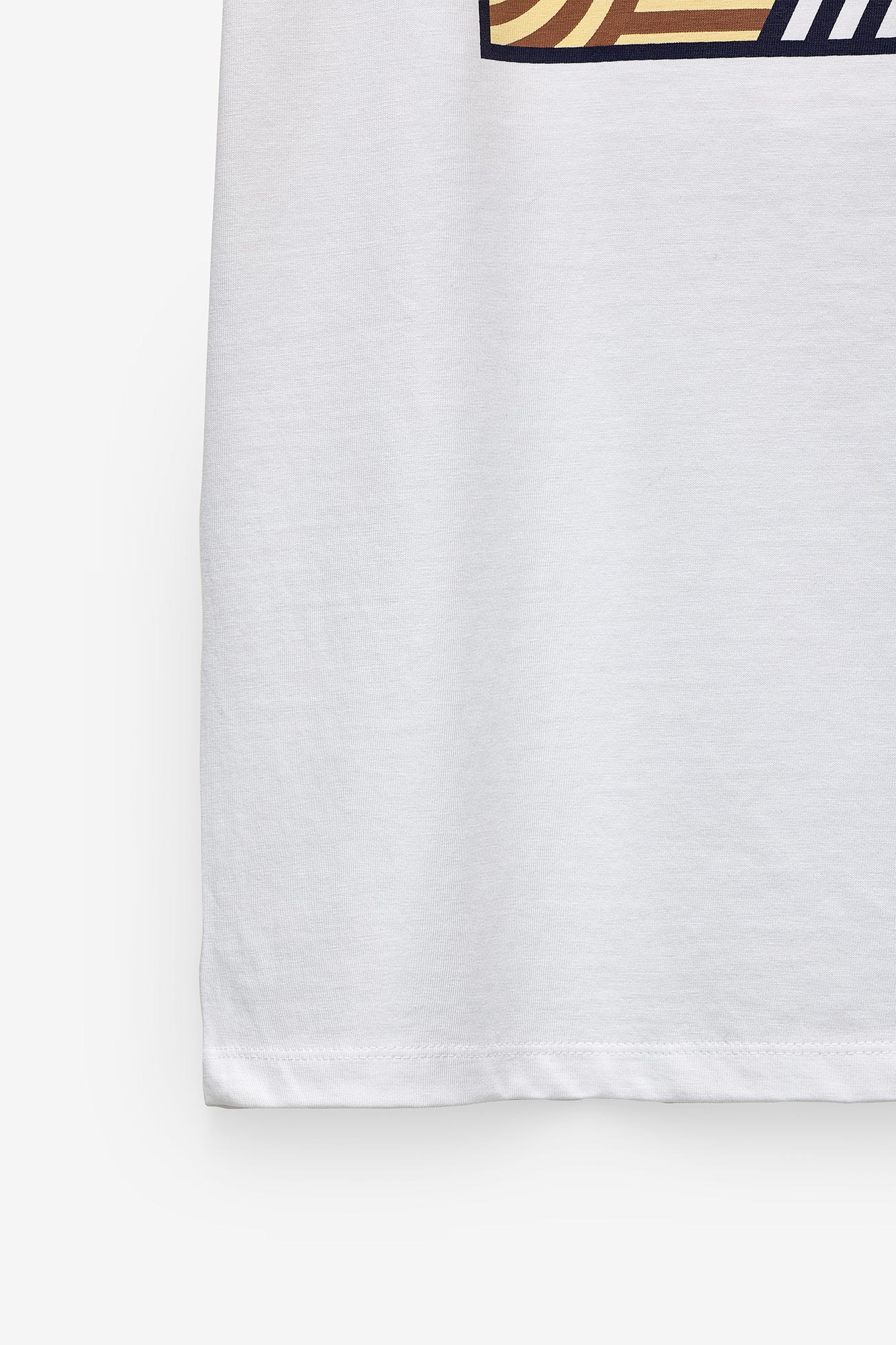 T-SHIRT COM LOGO GEOMÉTRICO