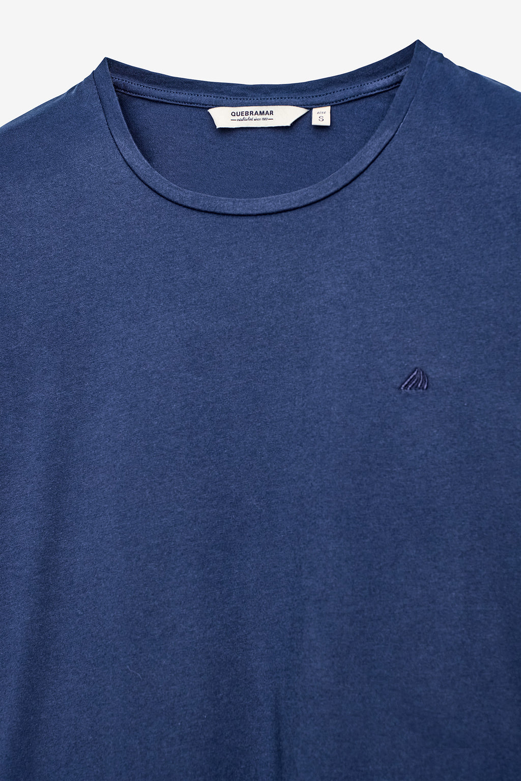 CAMISETA CON LOGOTIPO