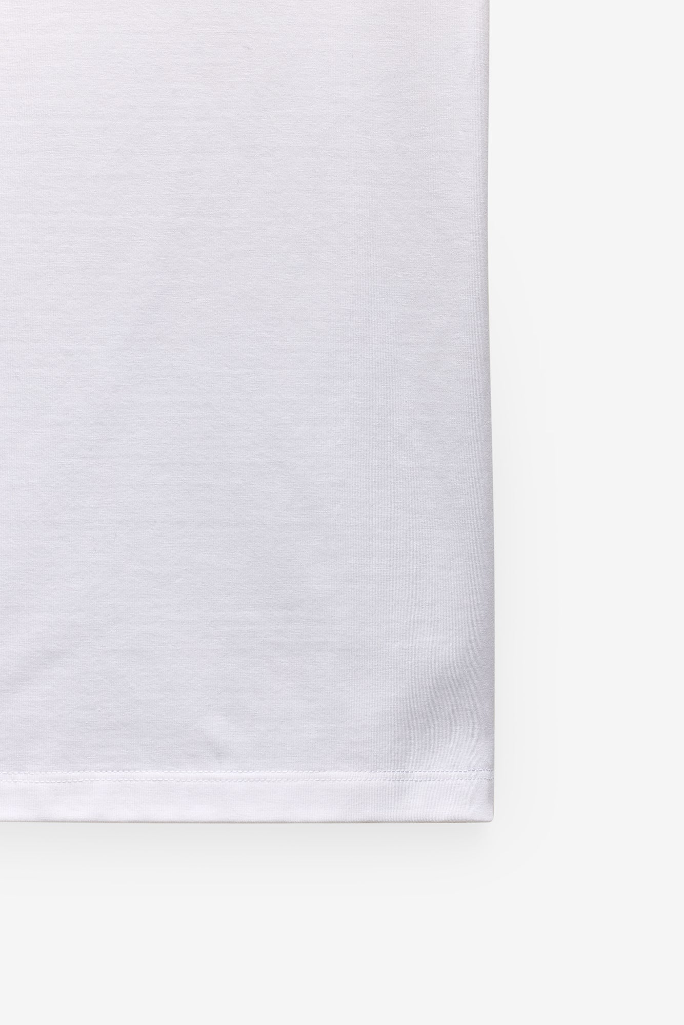 T-SHIRT BÁSICA COM ELASTANO