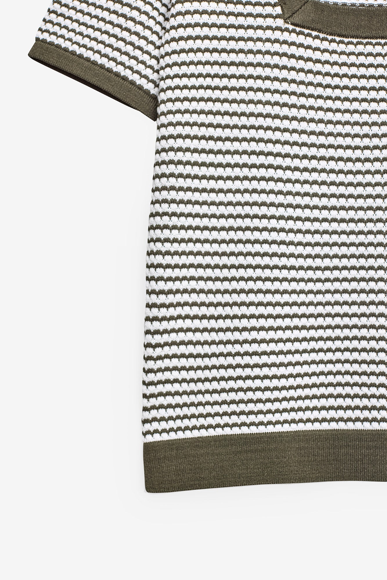 T-SHIRT EM MALHA
