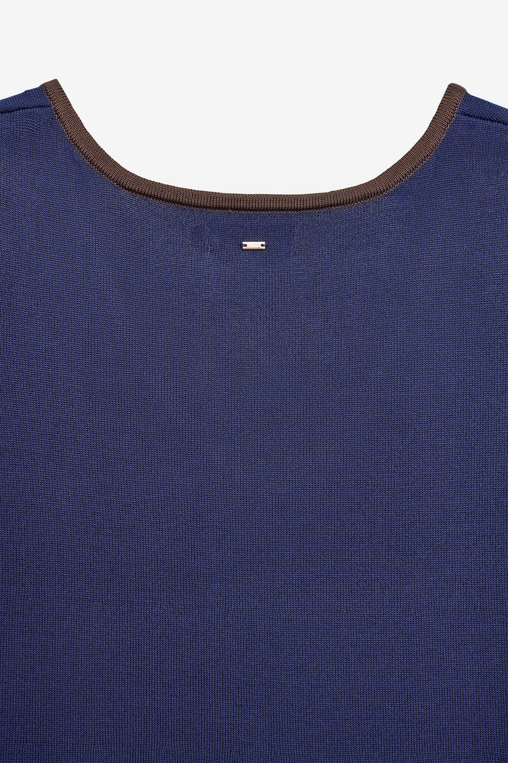 VESTIDO EM MALHA FRIA DECOTE EM V