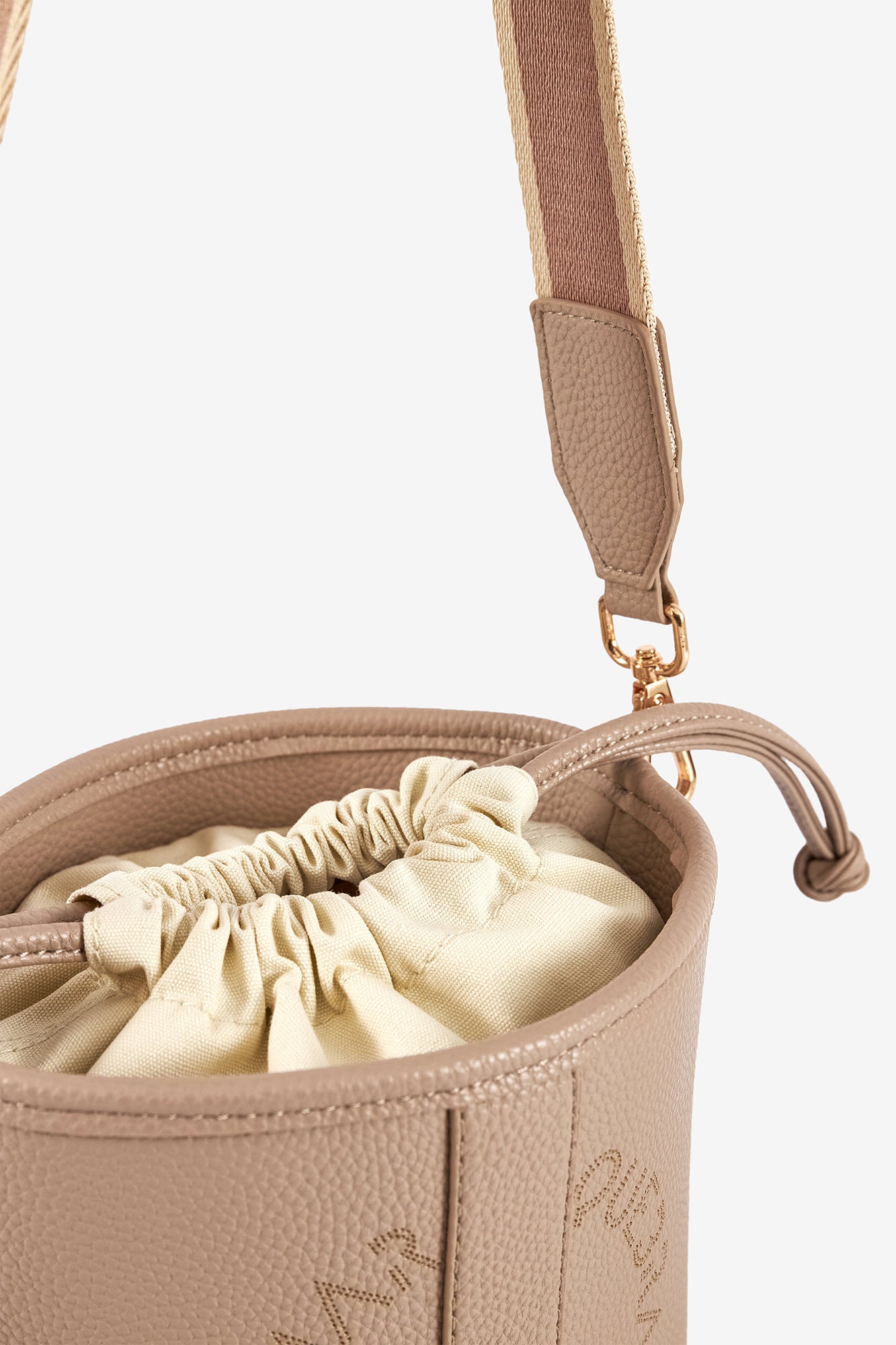 MALA BUCKET