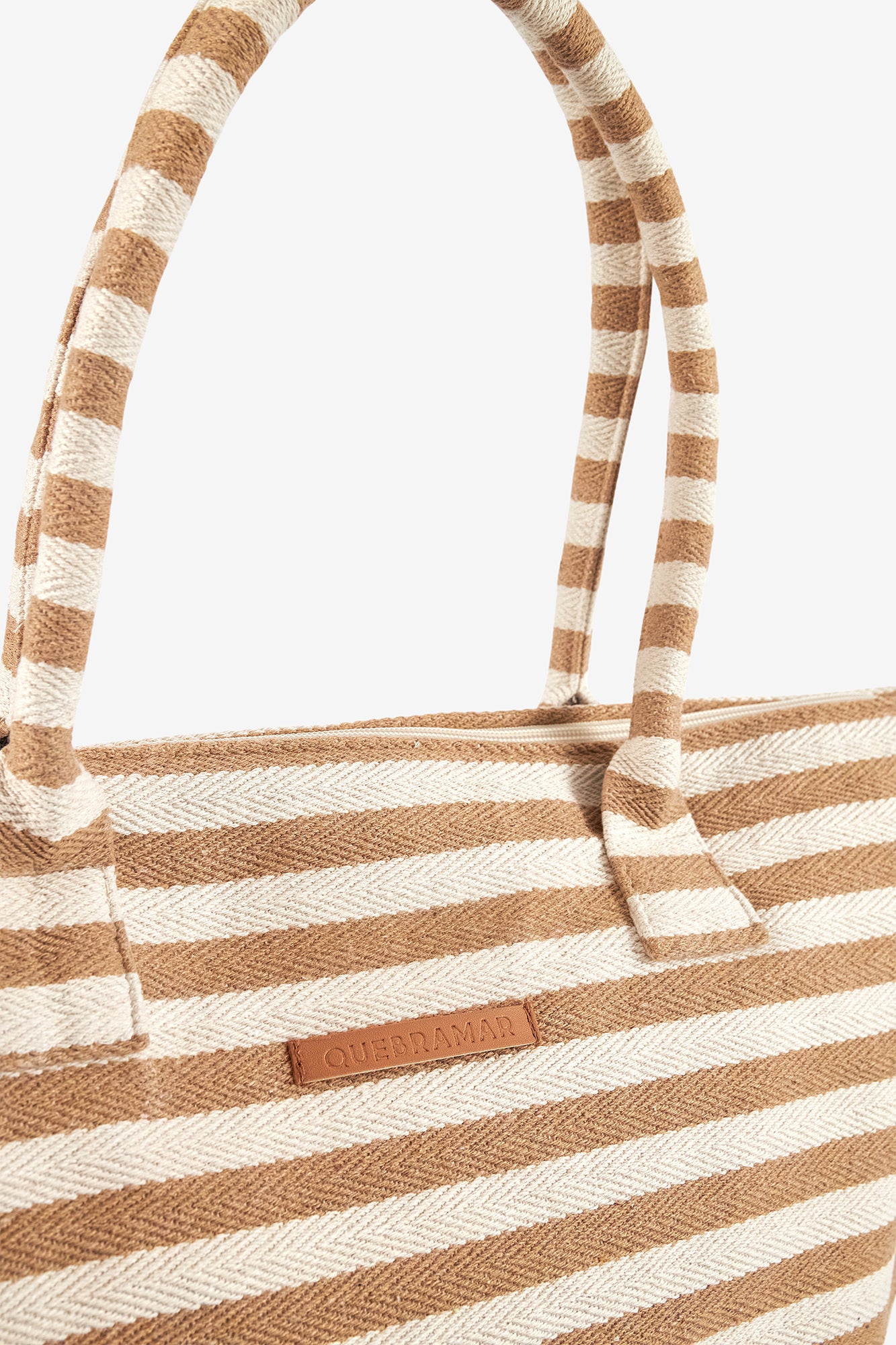 SACO ÀS RISCAS COM BOLSA