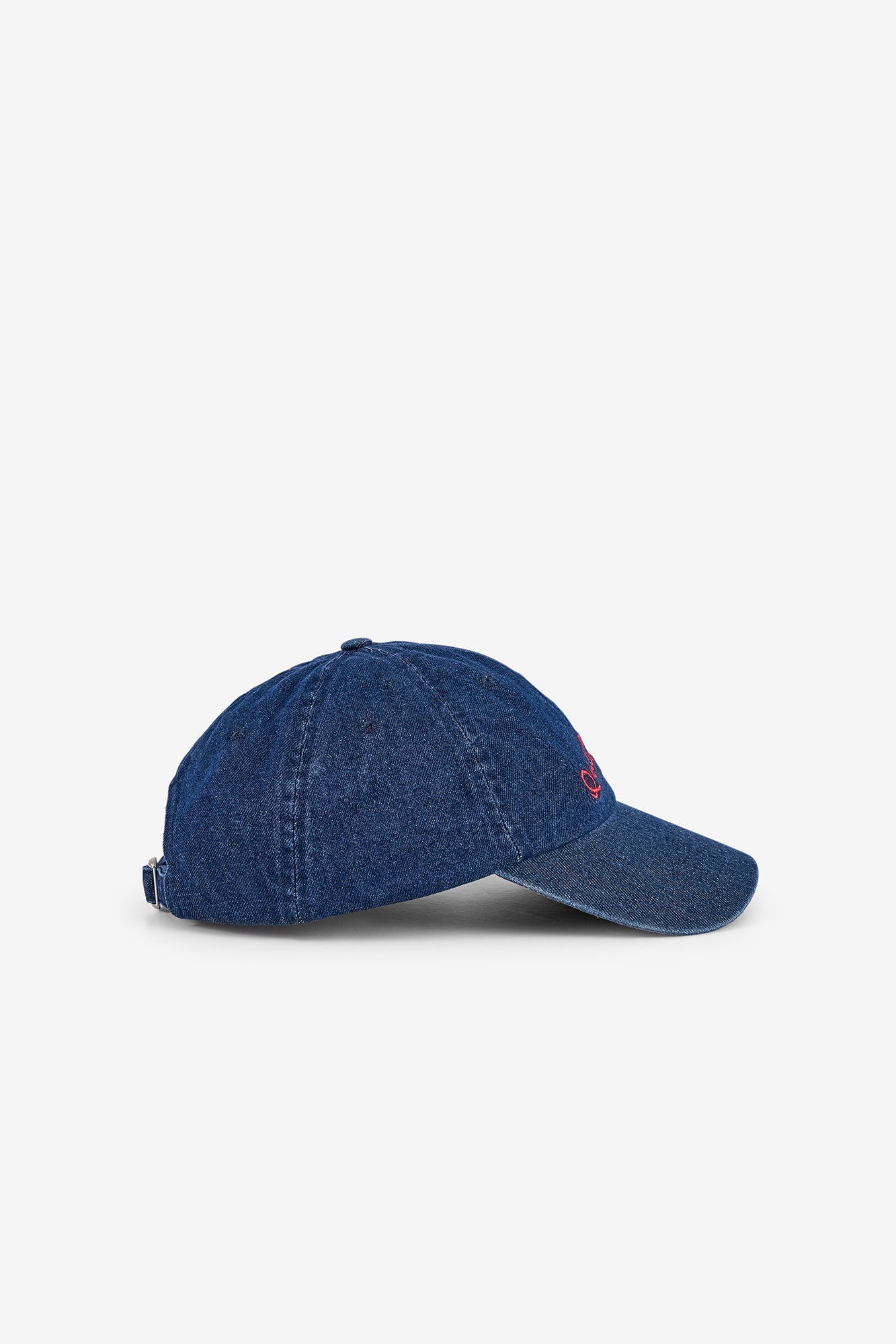 CAP COM LOGO EM CONTRASTE