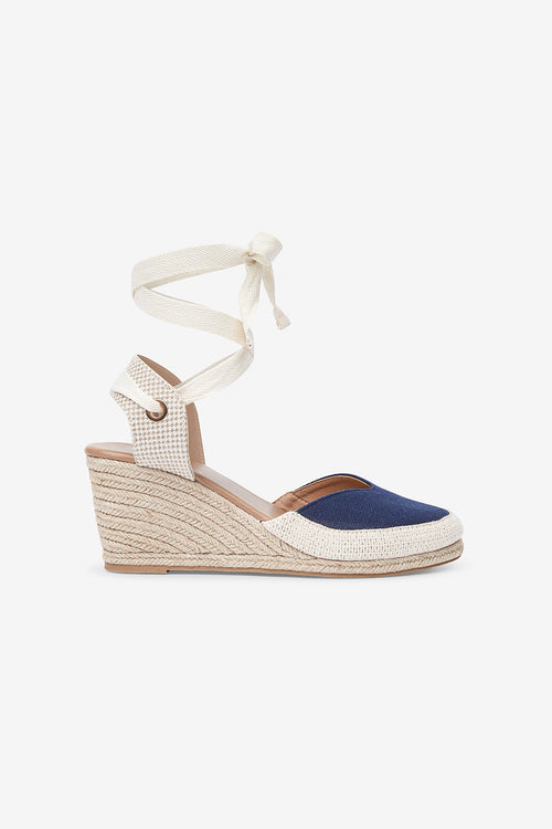 ESPADRILHAS DE CUNHA E LAÇOS