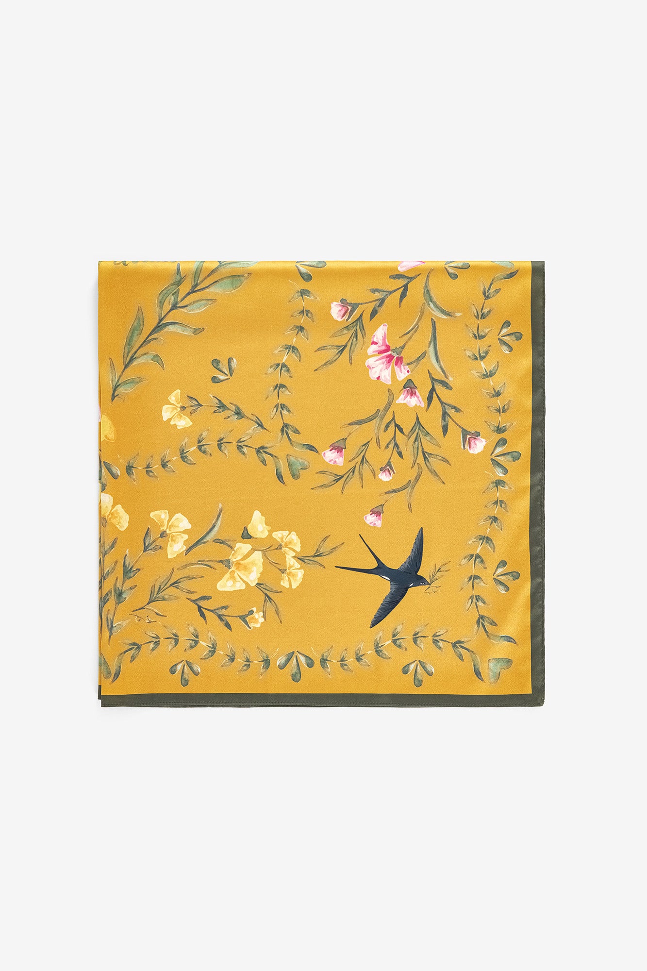 LENÇO FLORAL COM CORAÇÃO