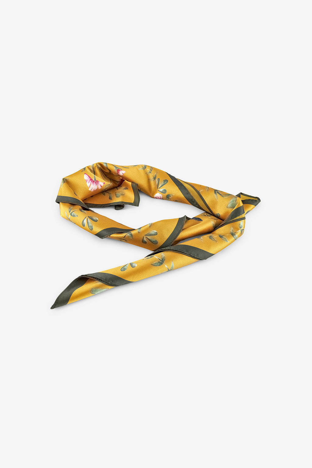 LENÇO FLORAL COM CORAÇÃO
